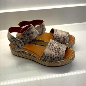 Snakeskin wedged sandals
